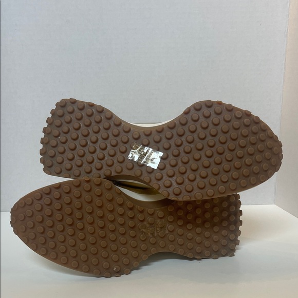 Women’s Metallic Gold Fashion Sneakers with Cream Accents - Picture 5 of 5